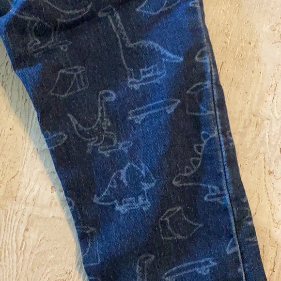 GAP kids Dino Jeans - Picture 3 of 6